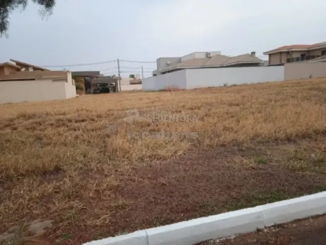 Ótimo Terreno em Condomínio para Venda com 450m² - Condomínio D`Itália