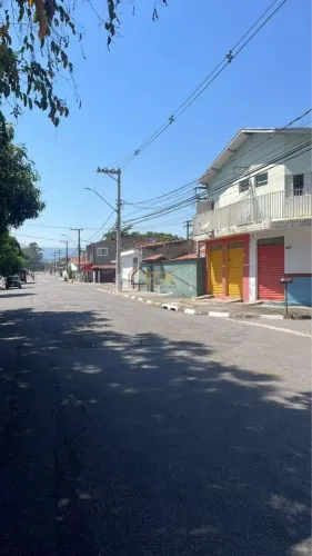 Prédio com 6 Kitnets e 4 Lojas Comerciais à Venda - Pindamonhangaba