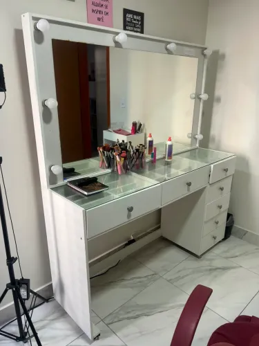 Penteadeira em ótimo estado