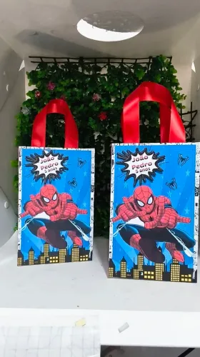 Sacolinhas personalizadas lembrancinha