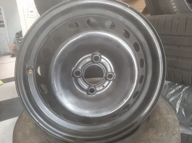 Roda de ferro aro 15 preta Renault Logan original 4x100