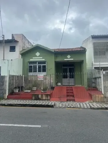 casa na rua estancia e frente ao colégio Amadeus 