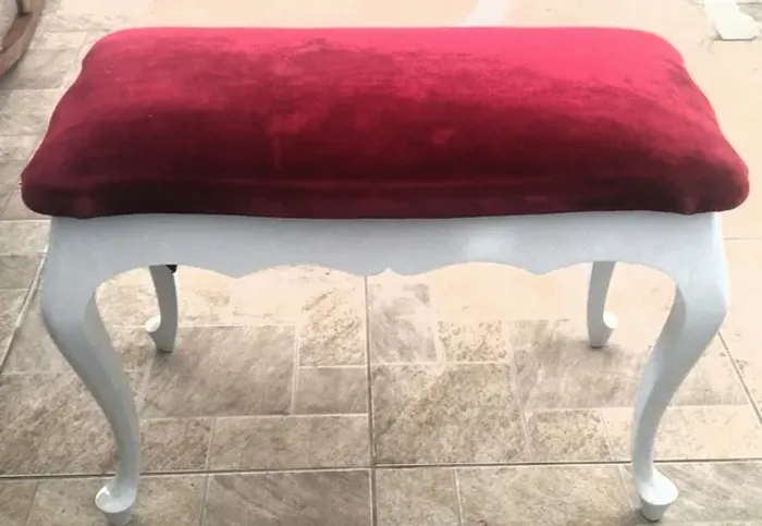 Banqueta Estofada Laqueada
