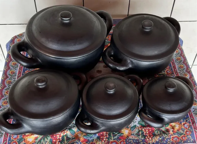 Jogo de panela de barro na promoção 