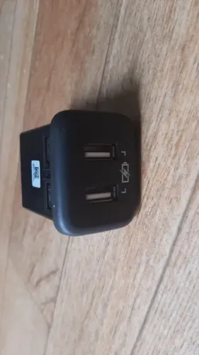 Tomada Usb Dupla Traseira Tracker