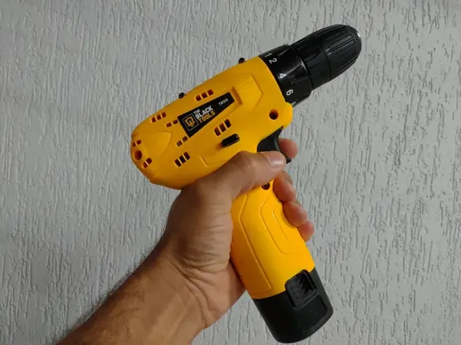 Parafusadeira 12V (NOVO)