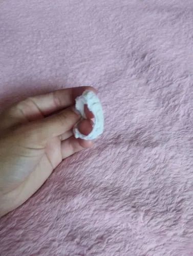 Vendo rabicó branco elegante com bolinha na ponta ?