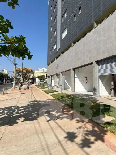 Loja Comercial com Fachada Moderna no Coração do Rio Branco!