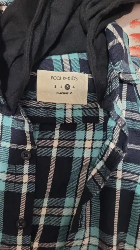 Camisa xadrez com capuz marca Riachuelo 