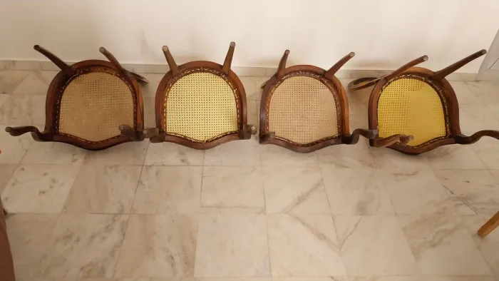 VENDO  QUATRO CADEIRAS  DE JACARANDÁ 