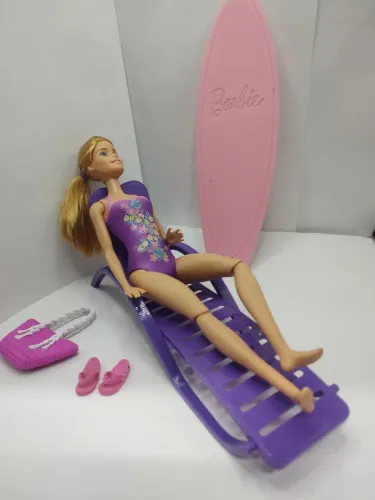 Boneca Barbie Praia com Acessórios (usado) cx B120