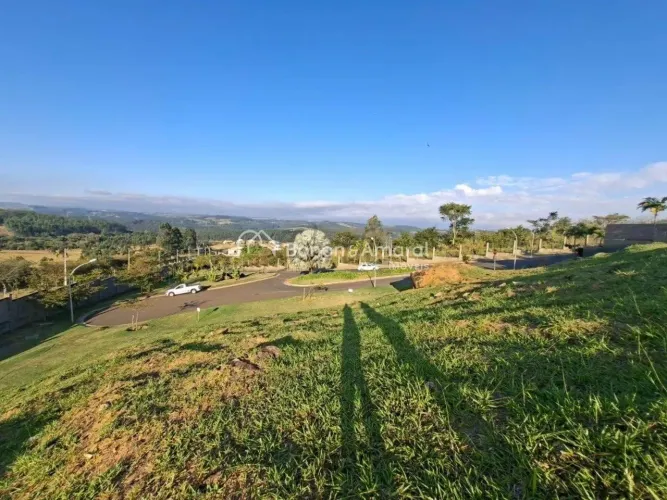Terreno de Esquina com Vista Panorâmica no Condomínio Entre Verdes em Campinas
