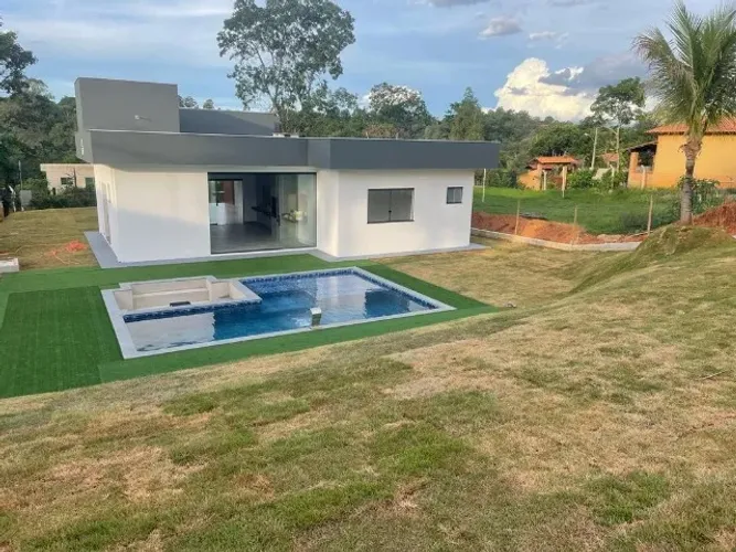 Casa em condomínio com portaria 24hs, entre São Jose do Almeida e Lagoa Santa.