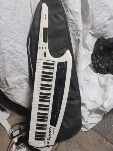 Teclado sintetizador Roland Ax synth 