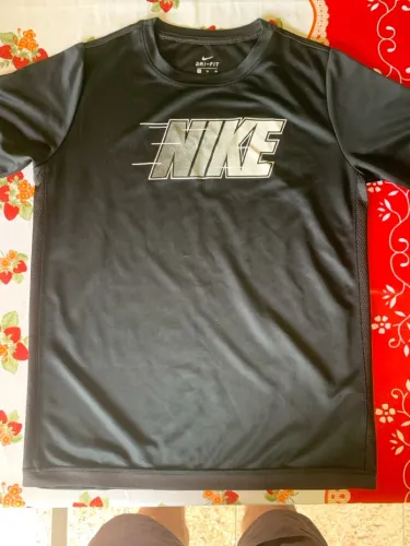 Camiseta Nike Dri-Fit - Preta - Tamanho M