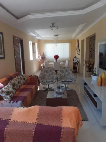Sobrado à venda em Cotia, Chácara Roselândia, com 3 quartos, com 264 m², Parque Das Rosas 