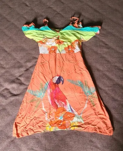 Vestido de Alça com Estampa Tropical