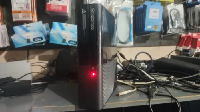LUZ VERMELHA XBOX 360 + RESTAURAÇÃO COMPLETA + 200 JOGOS + GARANTIA DE 3 MESES