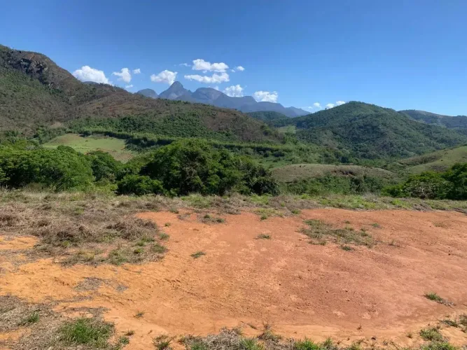 Terreno Plano com Vista para as Montanhas  Secretário, RJ