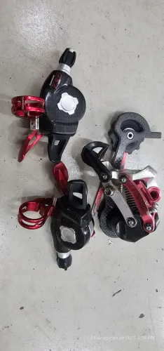 Câmbio traseiro mais trocadores Sram X0 9v 