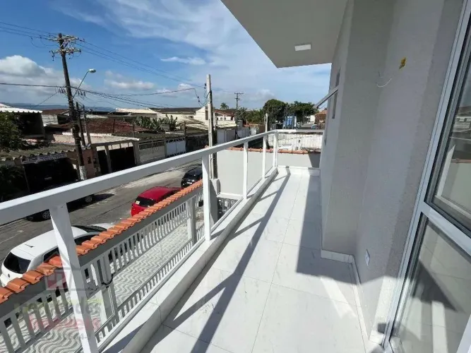 Casa de condomínio frente rua sobreposta alta com 2 quartos sendo 1 suíte à venda, 69 m² p