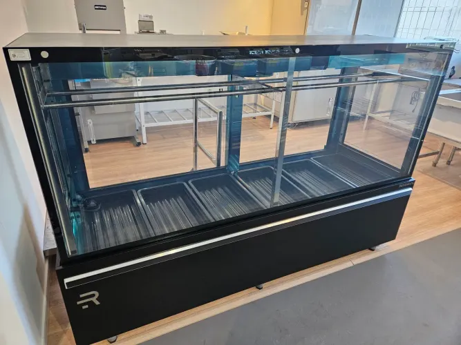 vitrine refrigerada 2m para carnes com vidro aquecido 