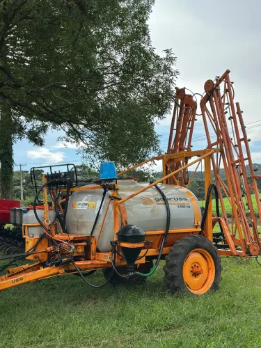 PULVERIZADOR DE ARRASTO AD 18, 2000l ano 2008