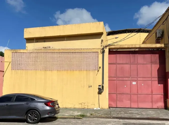 Galpão com escritório com 6 salas e 1200 m, na Marambaia - Belém.