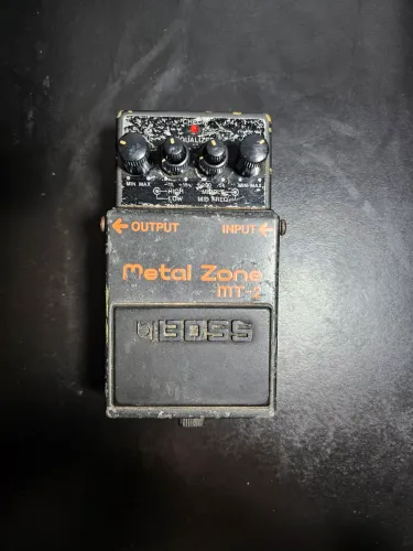 Boss Metal Zone MT-2 - Pedal de Guitarra