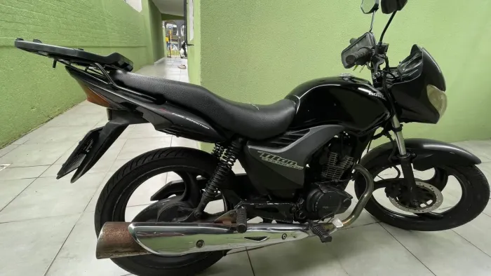 Vende-se titânio 150 