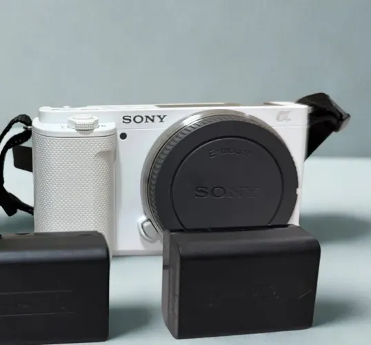 Câmera Sony ZVe10 na Garantia até 2028. 