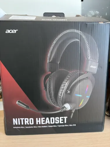 Headset Gamer Nitro Nhw200 Gen 2 desing over-ear RGB com Microfone omnidirecional novo 
