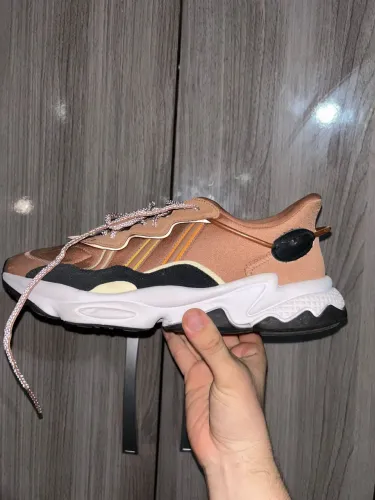 Adidas Ozweego Edição Especial