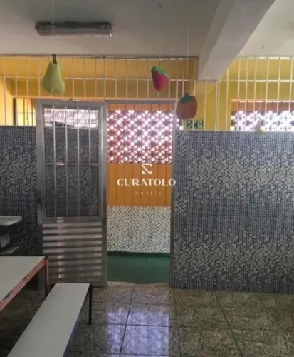 Investimento Inteligente: Casa Comercial para Renda no Vila Odete, a 4 minutos da Estação 