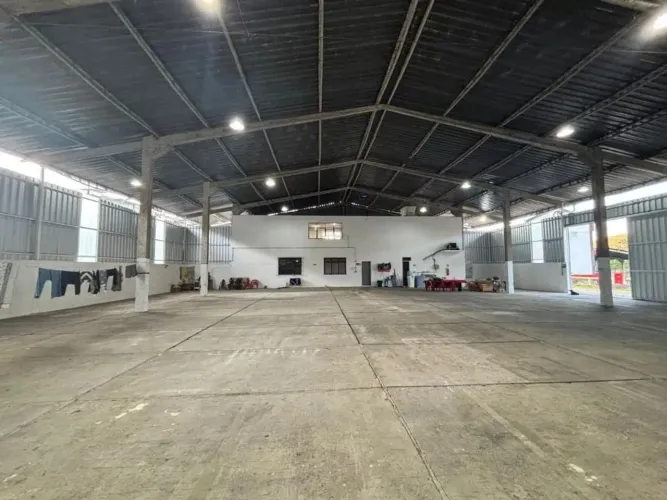 Galpão para Locação em Nova Era  Excelente Localização, ponto de ônibus na porta.