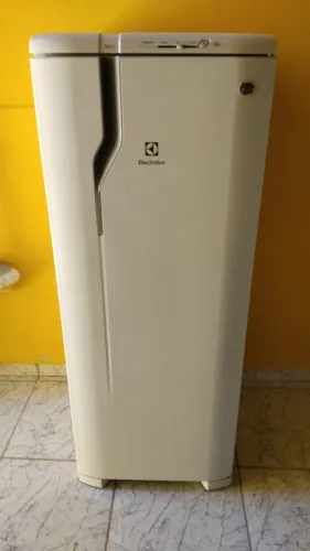 Geladeira Electrolux RE 31