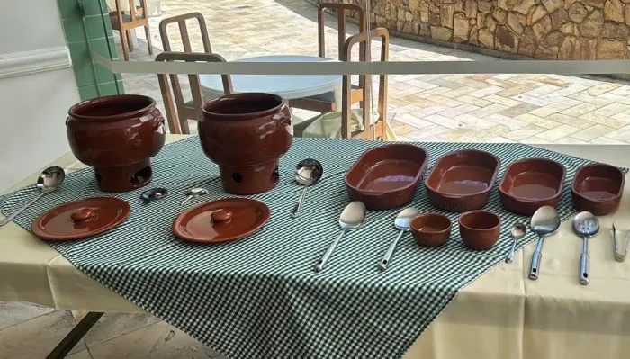 Locaçao de panelas e travessas de barro cerâmica
