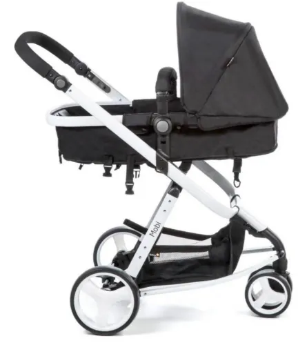 Carrinho de Bebê Mobi com bebê conforto