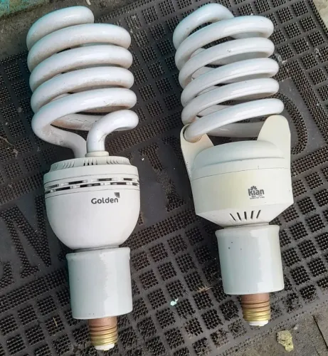 2 Lâmpadas 80W Fluorescentes Espirais + Soquete Adaptador 