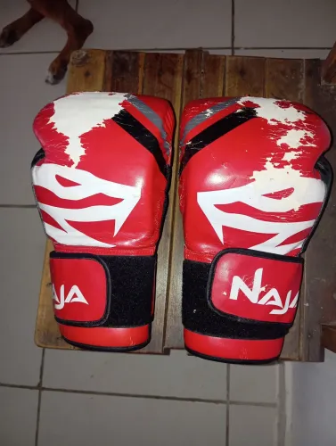 Luvas de Boxe Naja - Academia e Exercícios