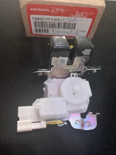 Fechadura da tampa traseira porta malas honda Hrv 2016 a 2021 genuina