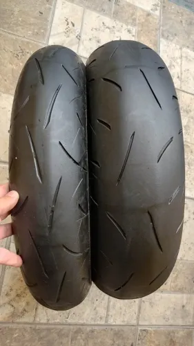 Par pneu usado Dunlop Road Sport2 120/70-17 e 160/60-17