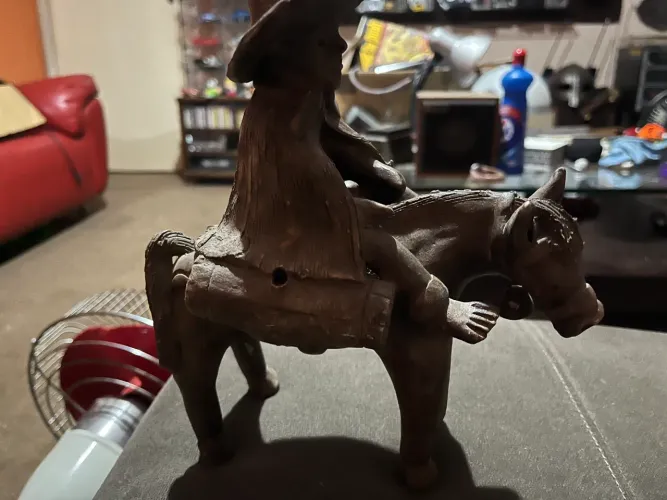 Arte popular, antiga escultura produzida em barro
