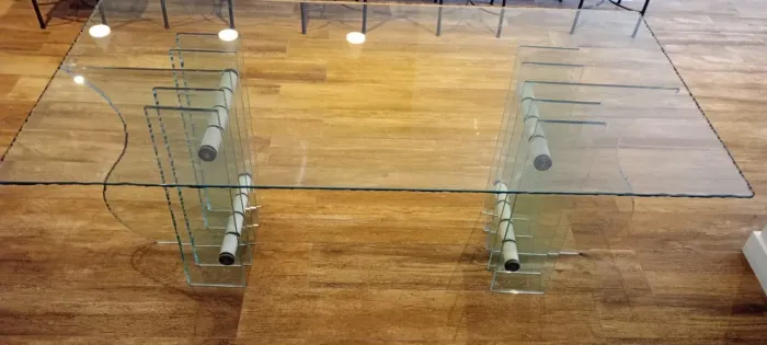 Linda mesa de vidro 1,78 de comprimento por 0,90 de largura e 12mm de espessura