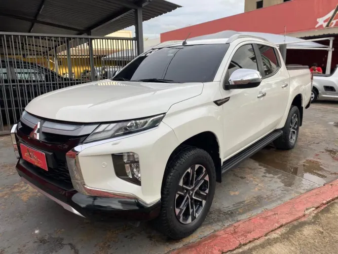 Mitsubishi L200 Triton Sport HPE-S 2.4 CD Dies. AUT 2023