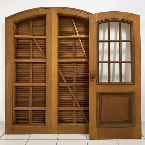 Portas de Madeira Maciça com Design Elegante