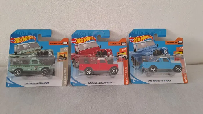 MOBILE TOY * MT 3 Hot Wheels Land Rover Series III Pickup