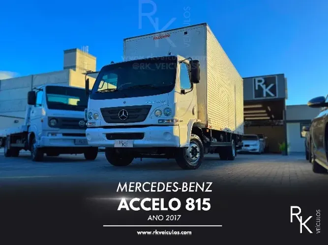 Merdeces-Benz Accelo 815 - 2017 (Baú)!