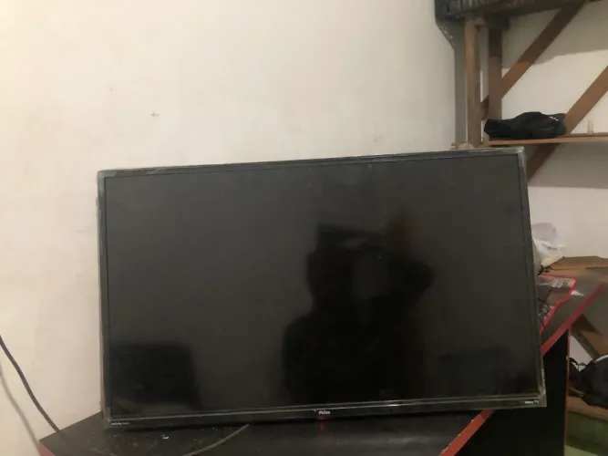 Vendo-se TV philco Smart em perfeito estado ate com plástico em volta