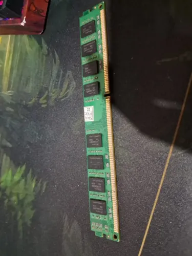 Memoria Desktop Ddr3 8GB Kingston 1600mhz Kvr16n11/8 (não sei se esta funcionando)
